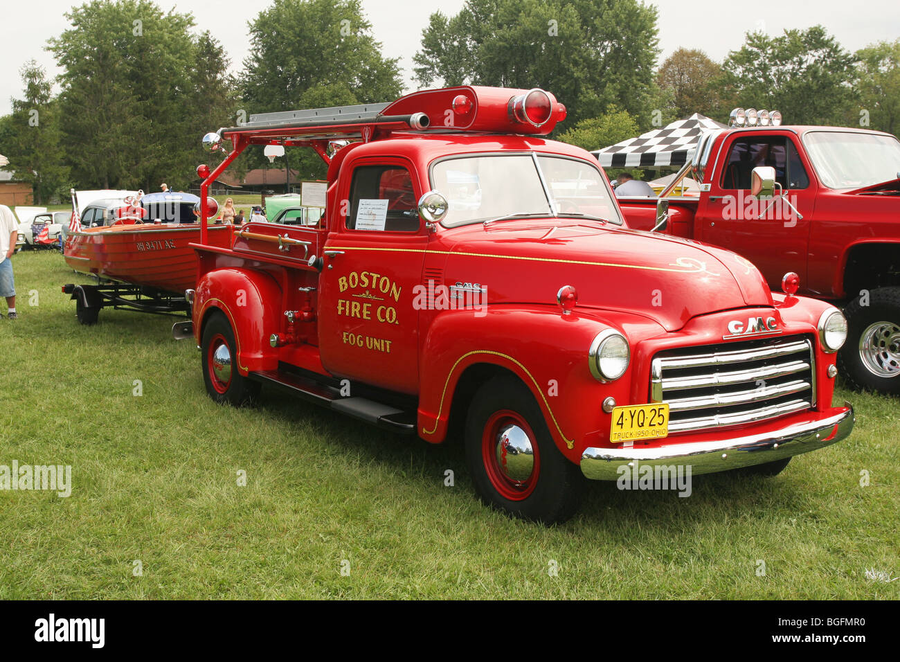 GMC LKW-1950 Young 150 Mini Feuerwehrauto. Stockfoto