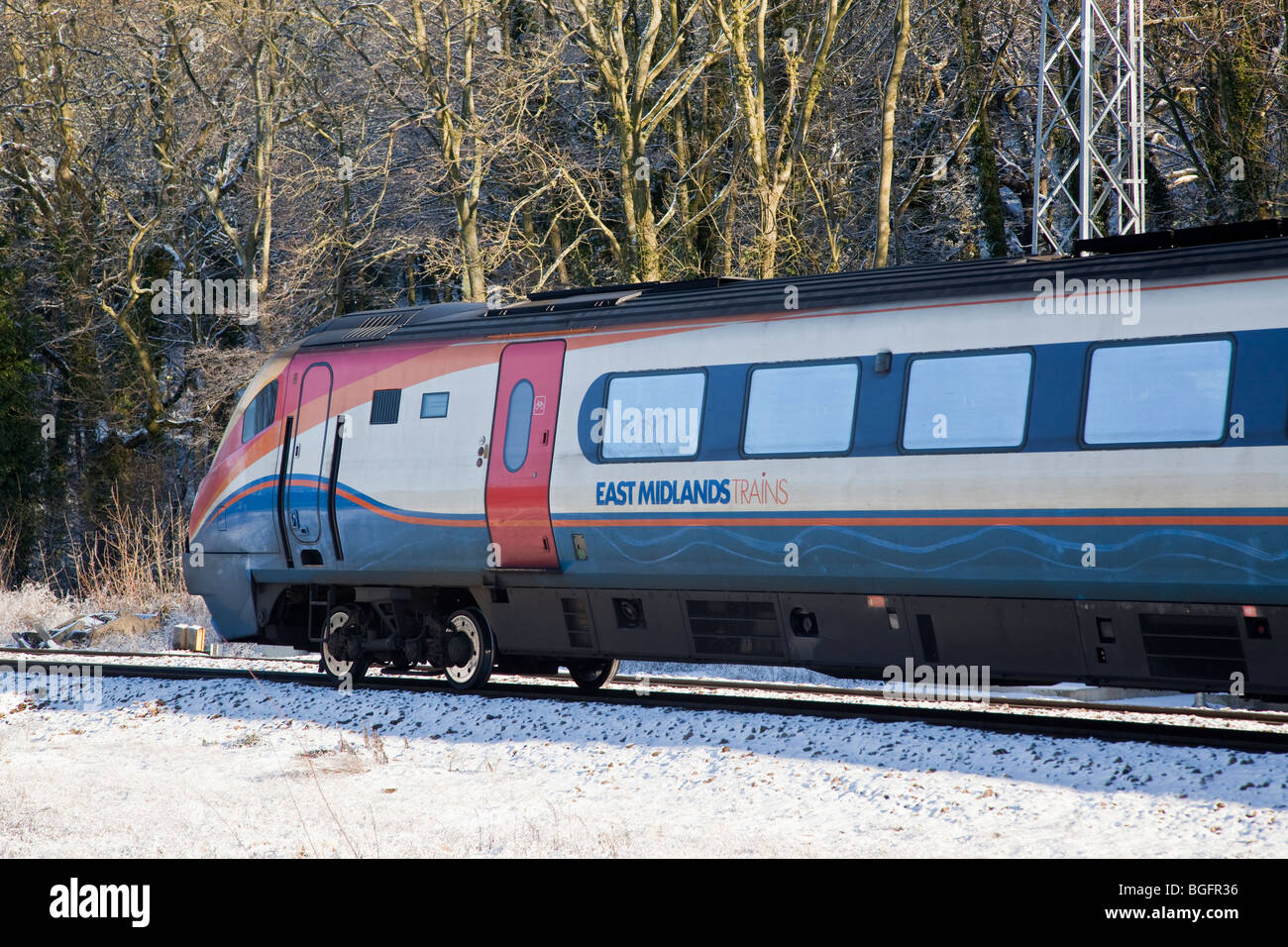 Diesel mehrere Einheit (DMU) Klasse 222 Zugehörigkeit zu East Midlands Züge, Dore, Sheffield Stockfoto