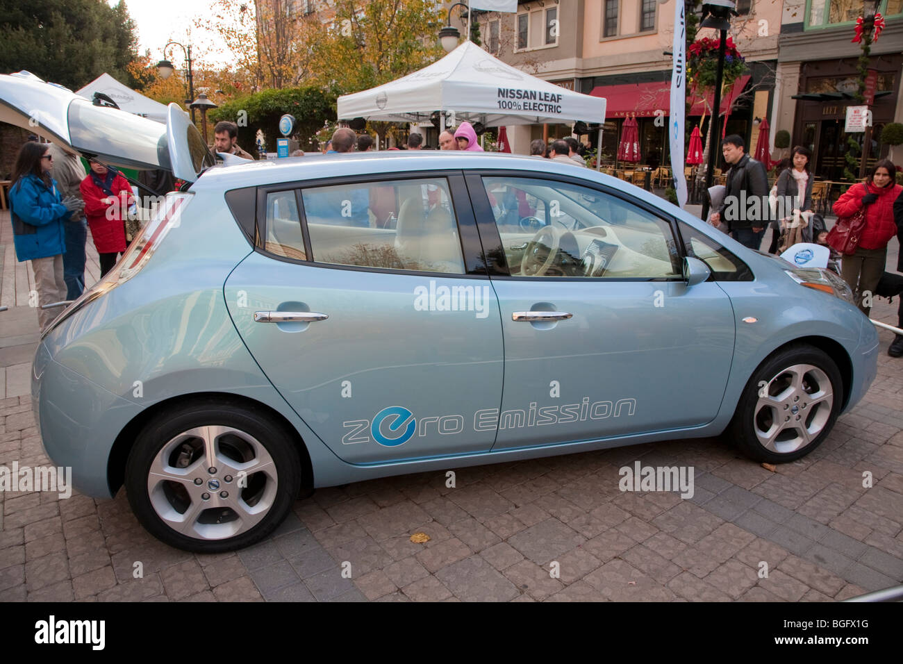 Nissan Leaf Zero Emission Tour Werbeveranstaltung für Elektroauto Nissan Leaf, die voraussichtlich im Herbst 2010 veröffentlicht werden. Stockfoto