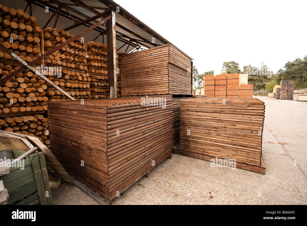 Holz und Fechten Supplies - Holzhändler UK Stockfoto