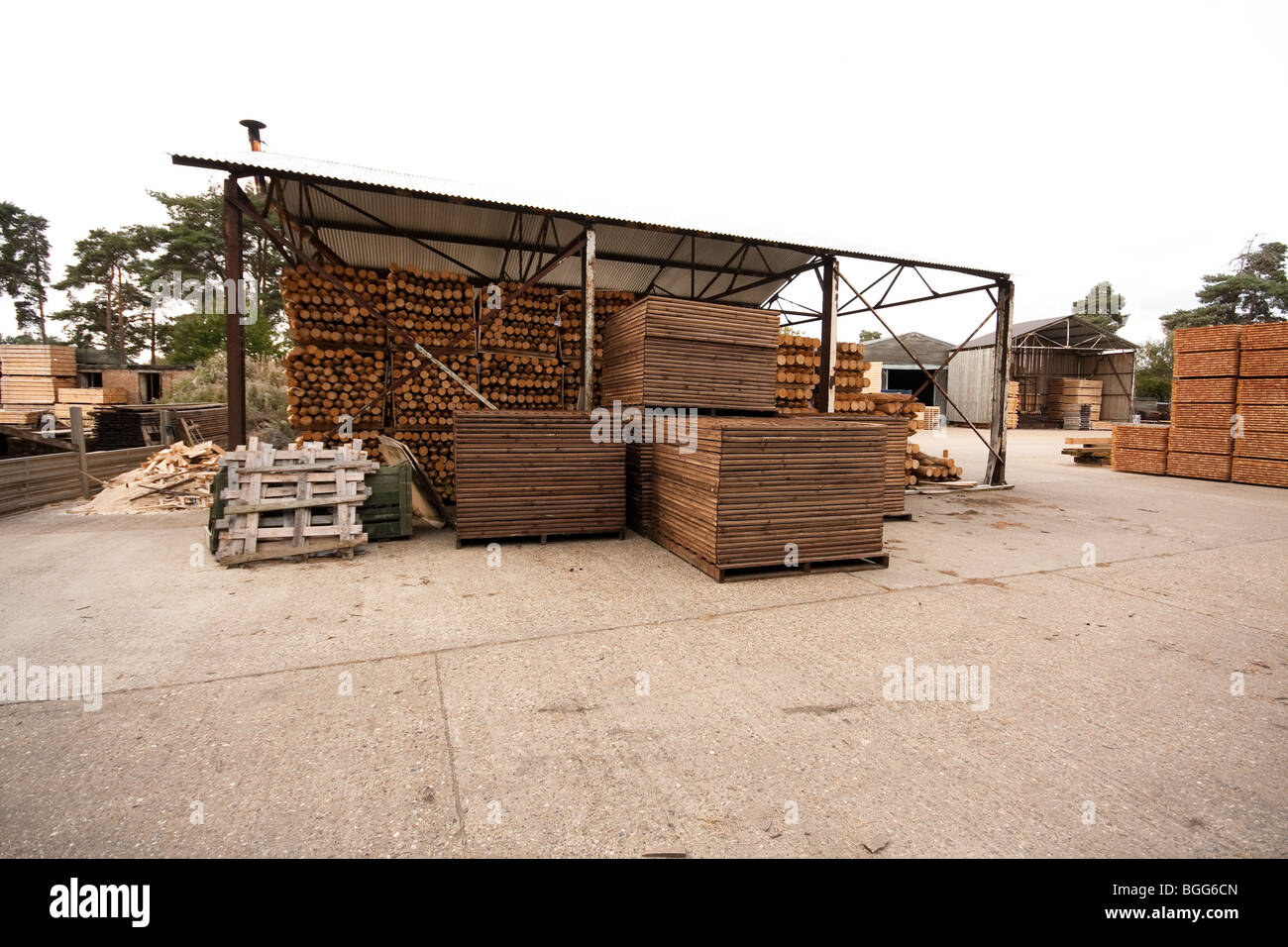 Holz und Fechten Supplies - Holzhändler UK Stockfoto