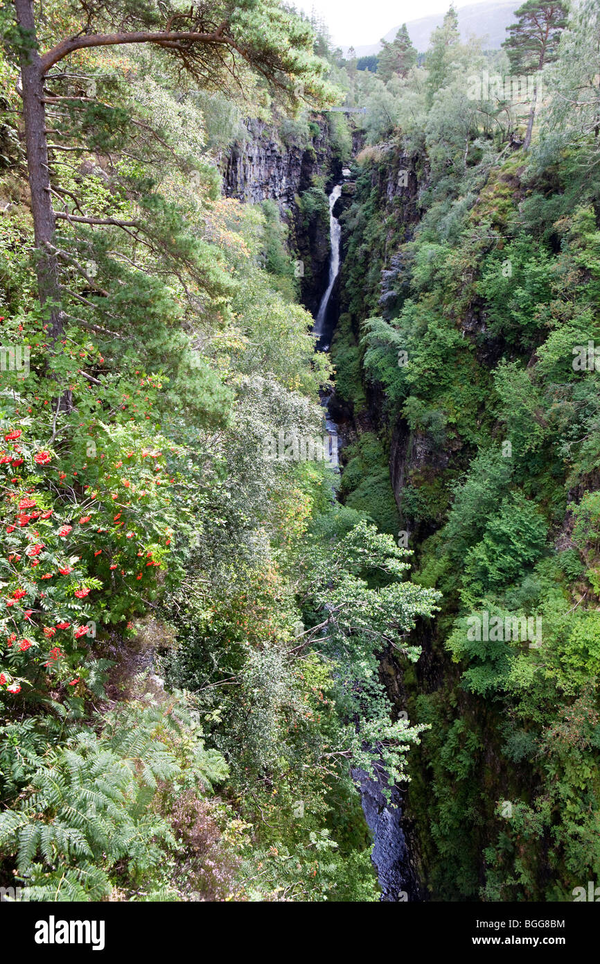 Die 150 Fuß (46m) Wasserfälle von Measach im Corrieshalloch Gorge National Nature Reserve, Braemore, Highland, Schottland, Großbritannien Stockfoto