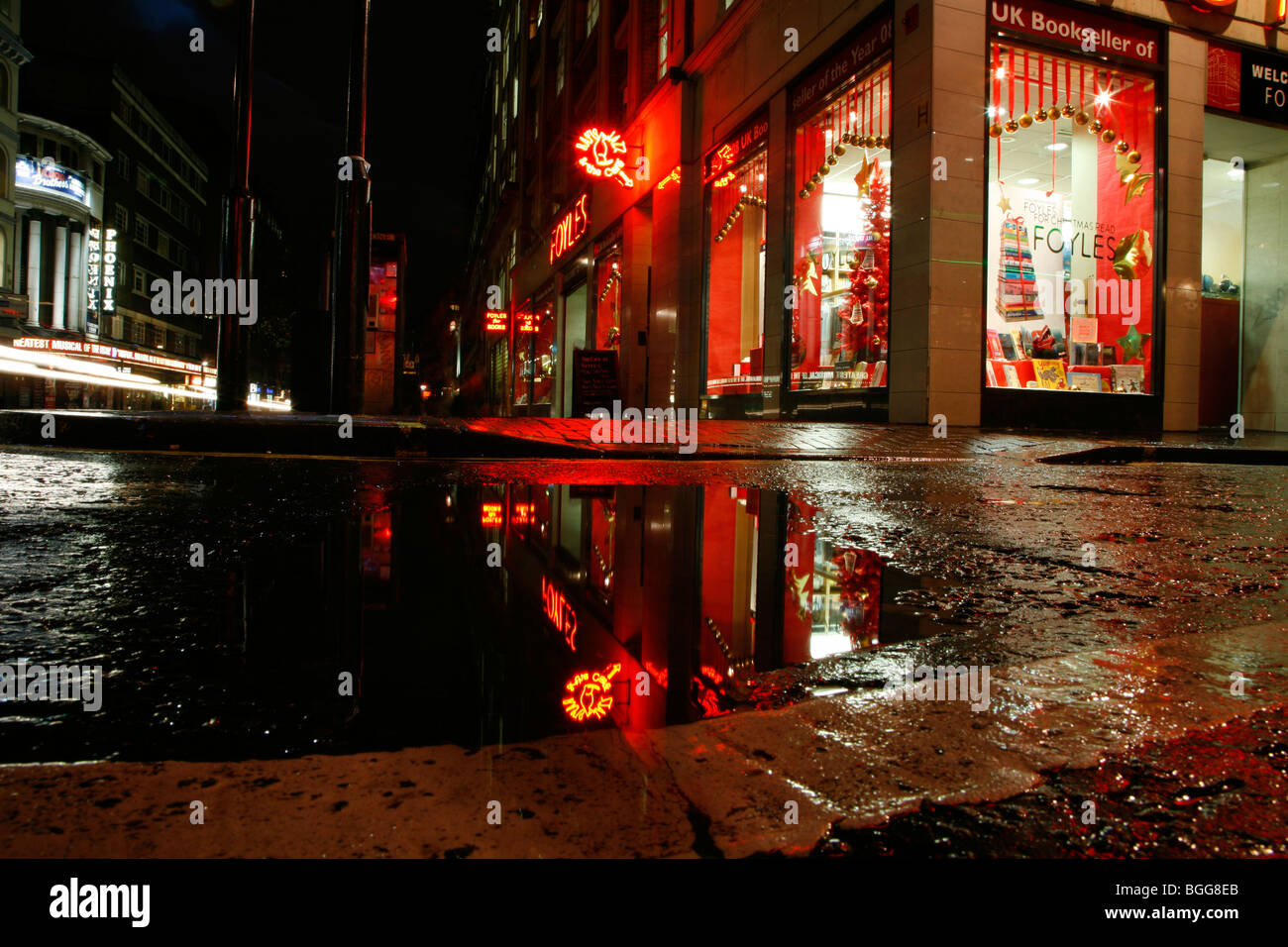 Foyles Buchhandlung am Charing Cross Road, Soho, London, UK Stockfoto