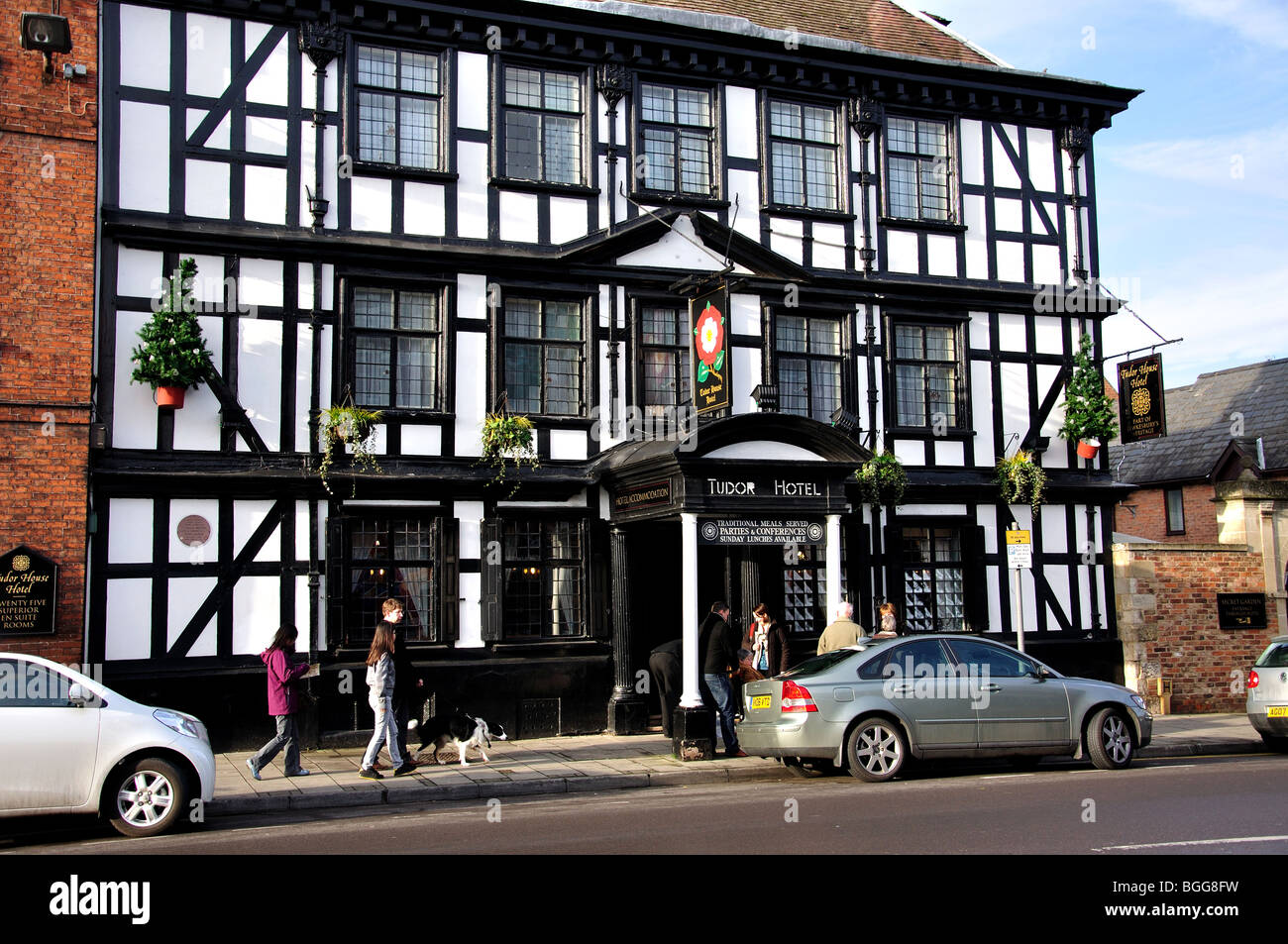 Tudor-Rose Hotel, High Street, Tewkesbury, Gloucestershire, England, Vereinigtes Königreich Stockfoto