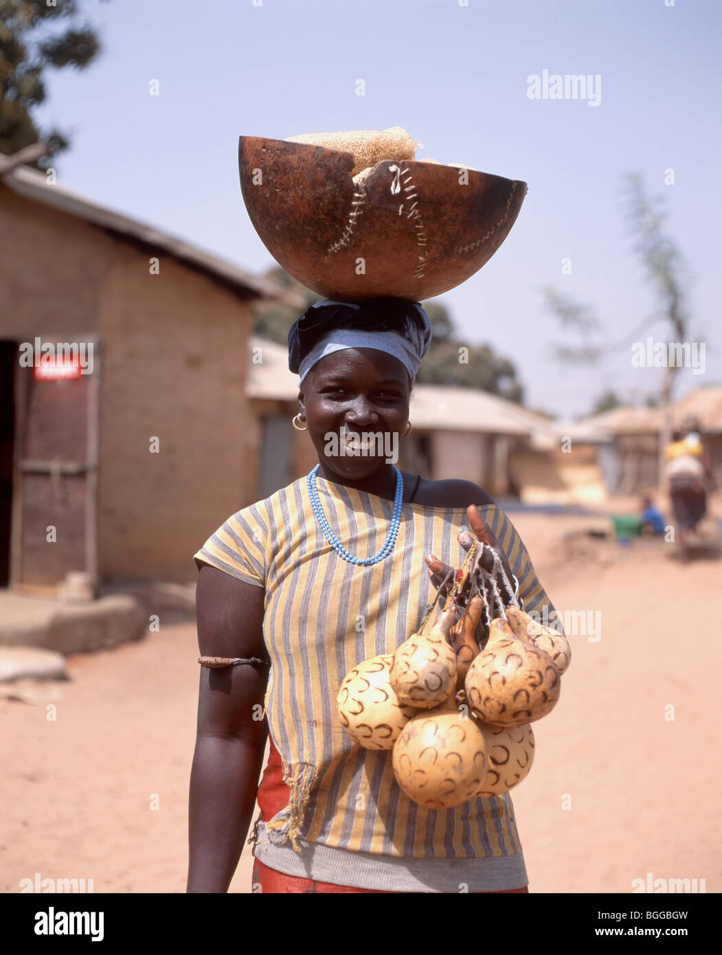 Lokalen Dorf Frau, Juffure, North Bank Division, Gambia Stockfoto