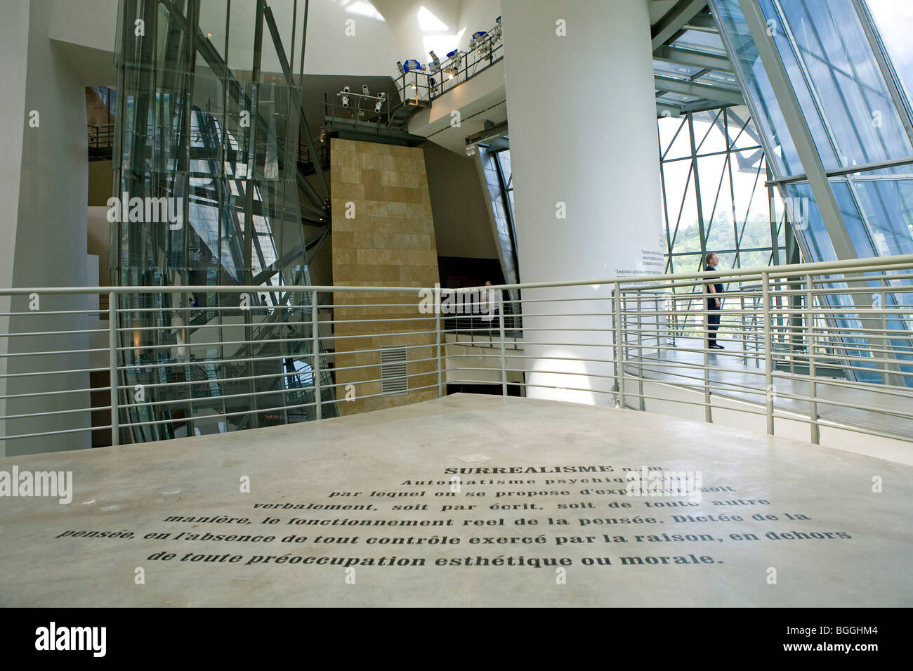 Inschrift im Guggenheim Museum, Bilbao, Spanien Stockfoto
