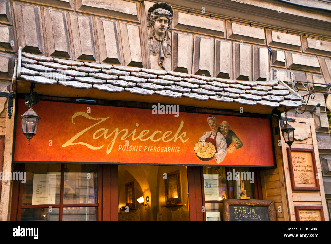 Eingang zum Piroggenstuben Restaurant in der Altstadt von Krakau Stockfoto
