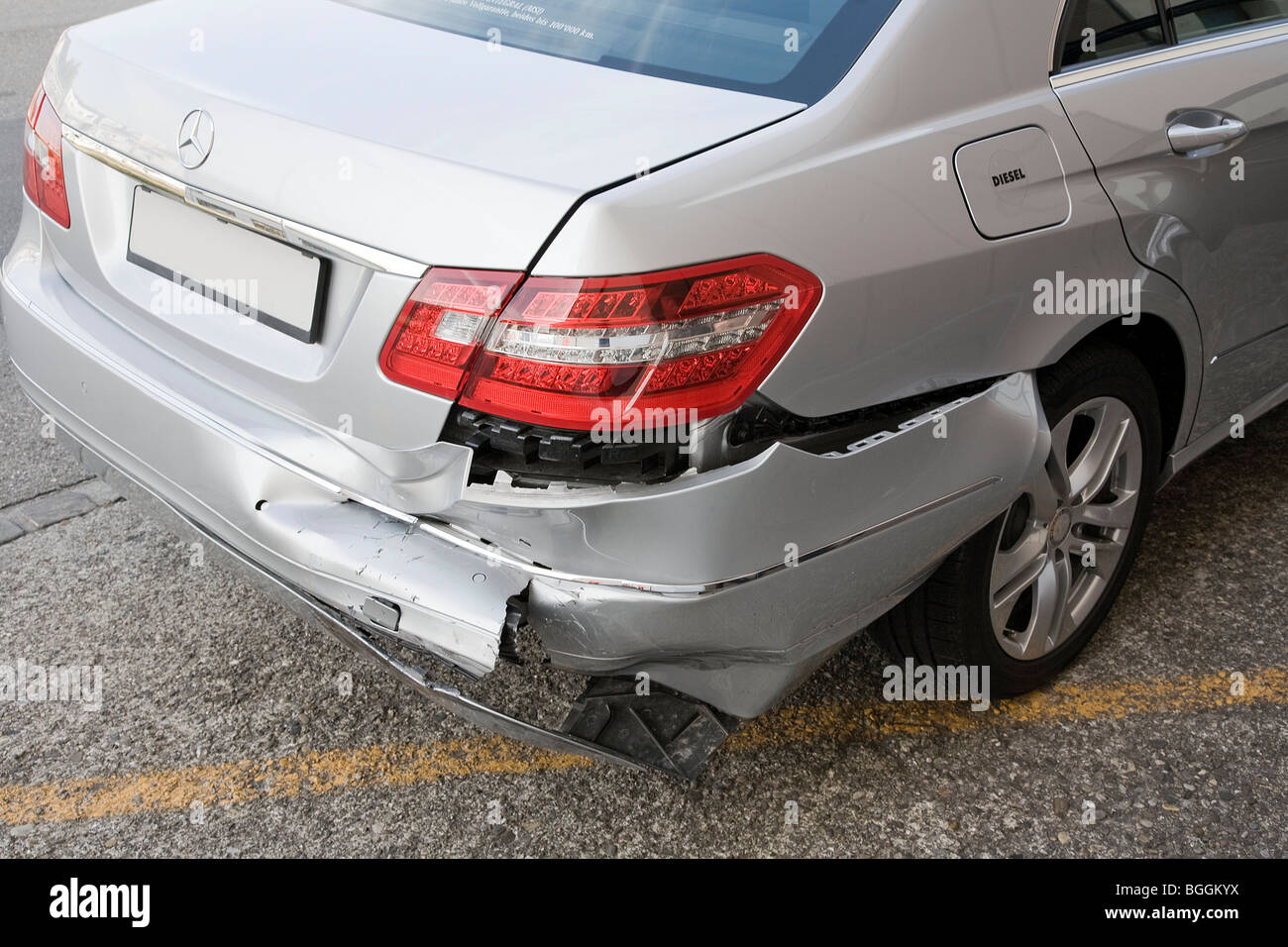 Mercedes, Ergebnisse der beschädigt ein Auffahrunfall, Querformat Stockfoto