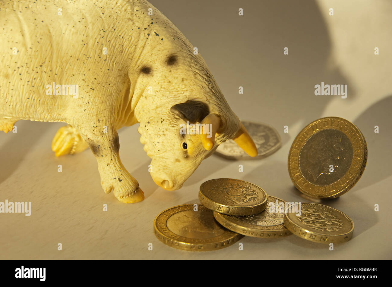 Konzept, Bull, Geld, Münzen, Markt-Aktienkurse Stockfoto