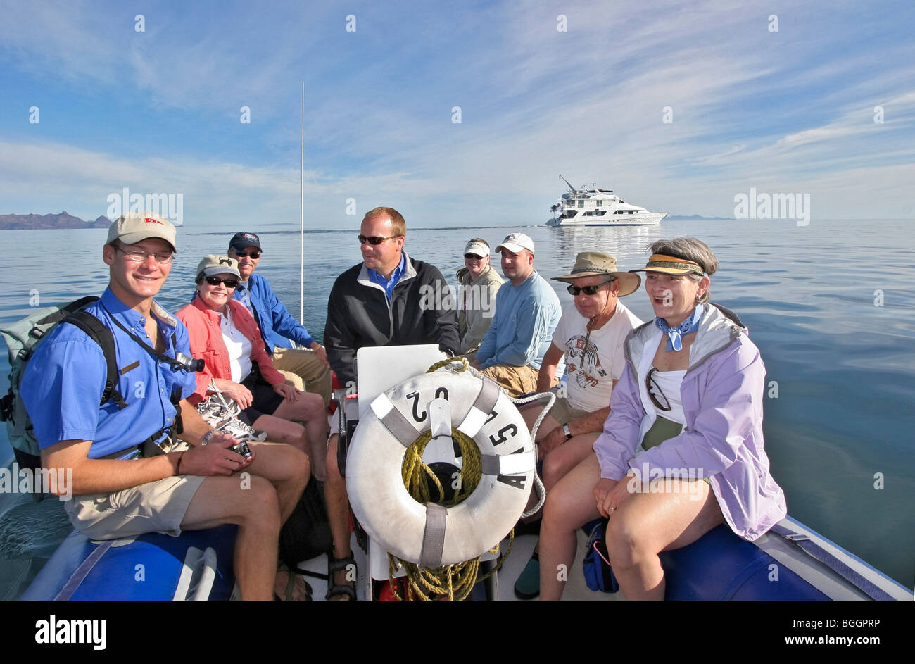 Sie sich zum Ufer Reise, Safari-Suche Yacht Sea of Cortez, Baja California, Mexiko. Stockfoto