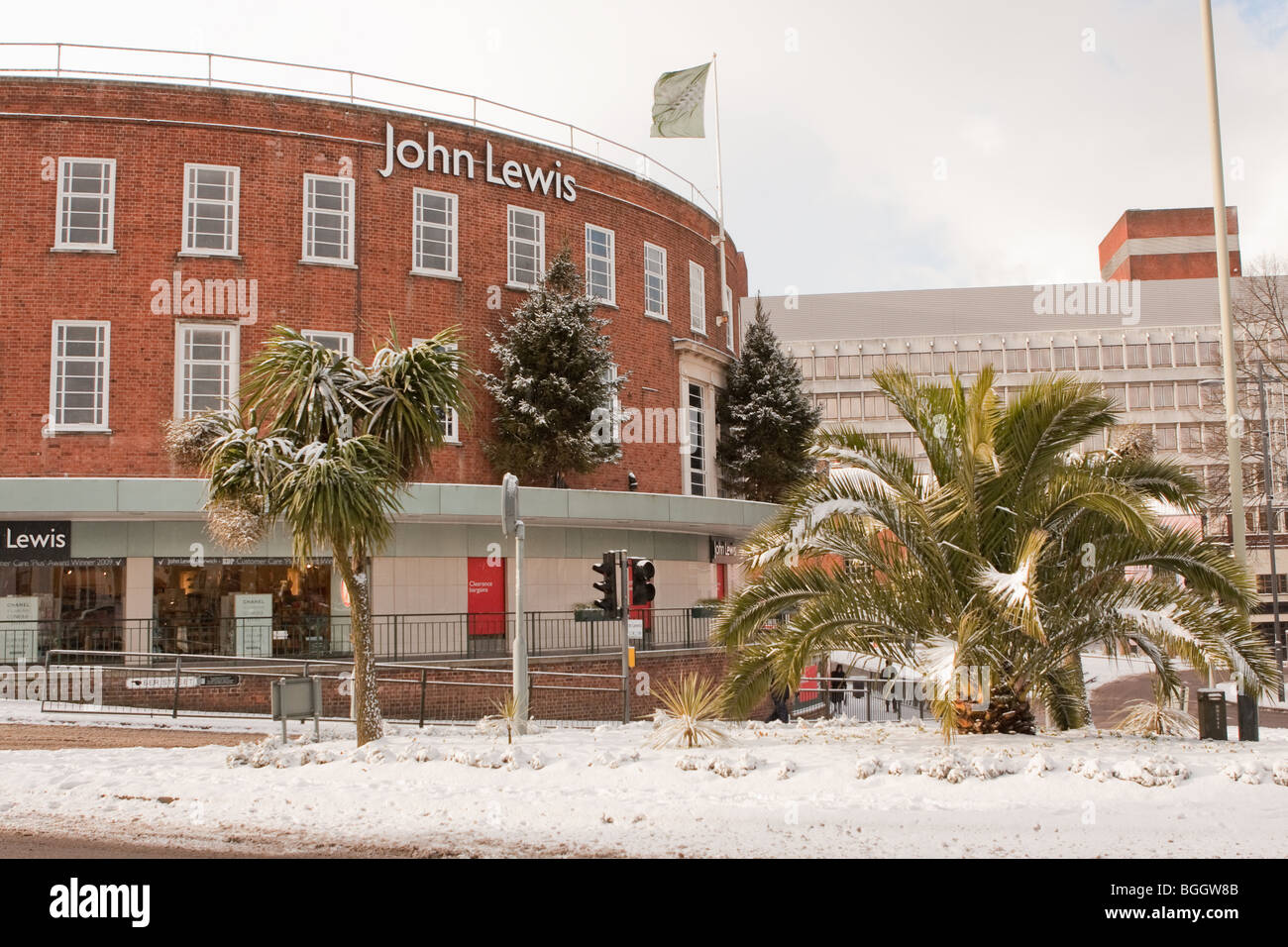 John Lewis Department Store - in Norwich in der UK-Schneefall von Anfang Januar 2010. Stockfoto