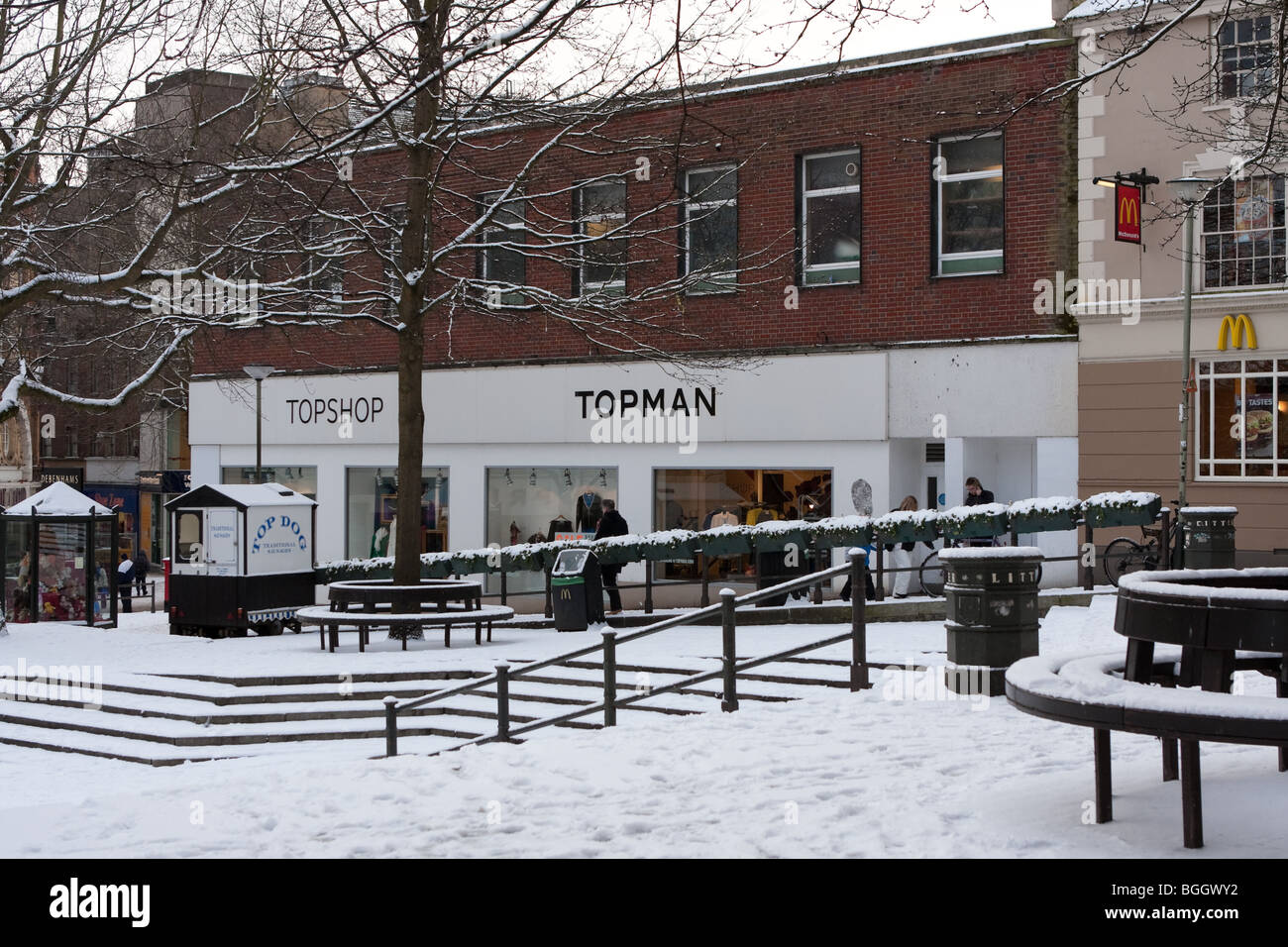 Außen Topman - in Norwich in der UK-Schneefall von Anfang Januar 2010. Stockfoto