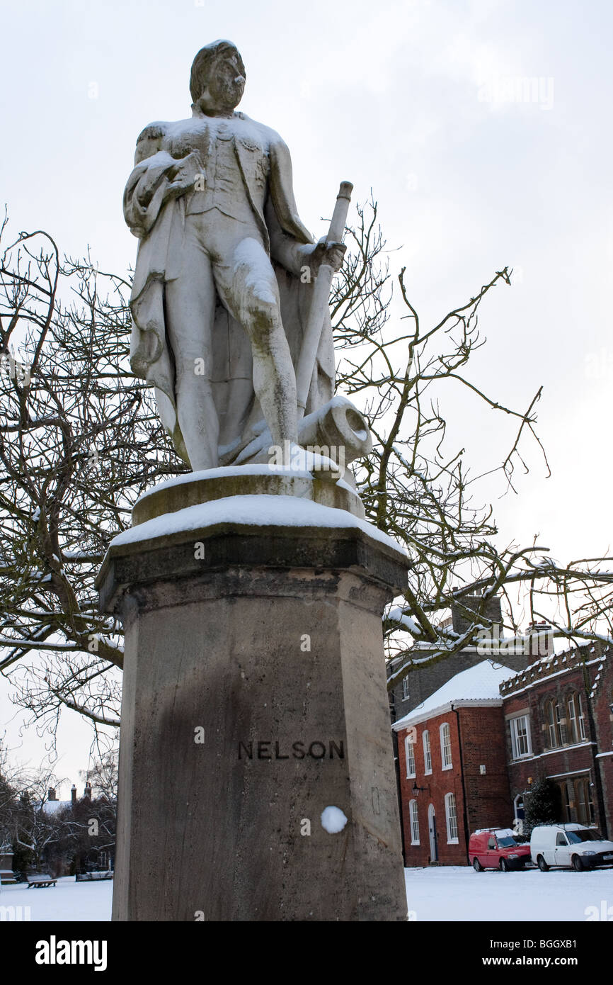 Norwich Cathedral in Norfolk nach dem Eintrag UK Schneefall von Anfang Januar 2010. Stockfoto