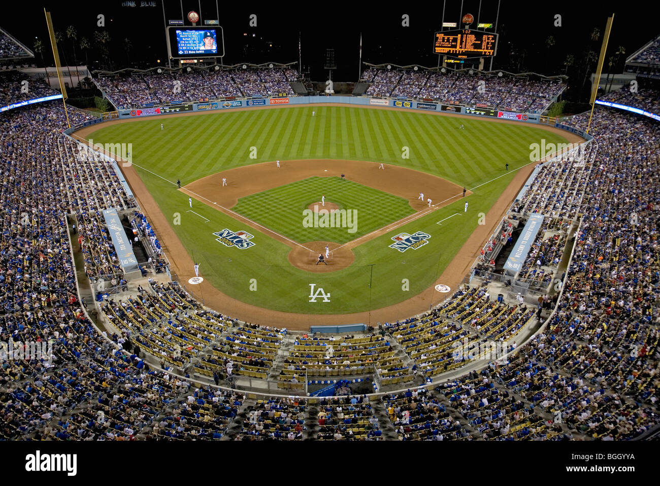 Tribünen mit Blick auf Home-Plate am National League Championship Series (NLCS), Dodger Stadium, Los Angeles, CA Stockfoto