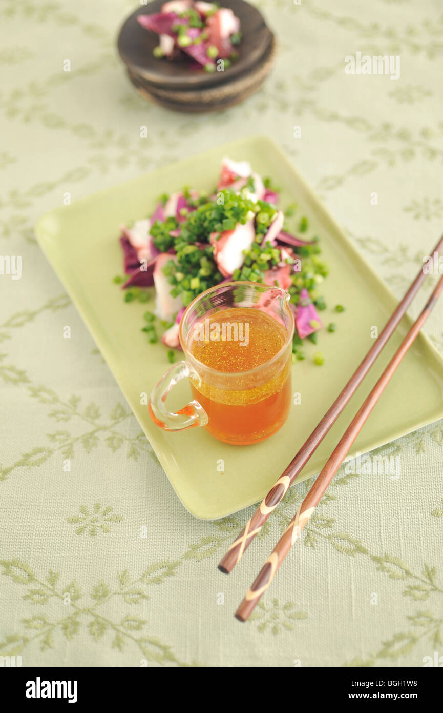Oktopus Salat und Salat Dressing Stockfoto