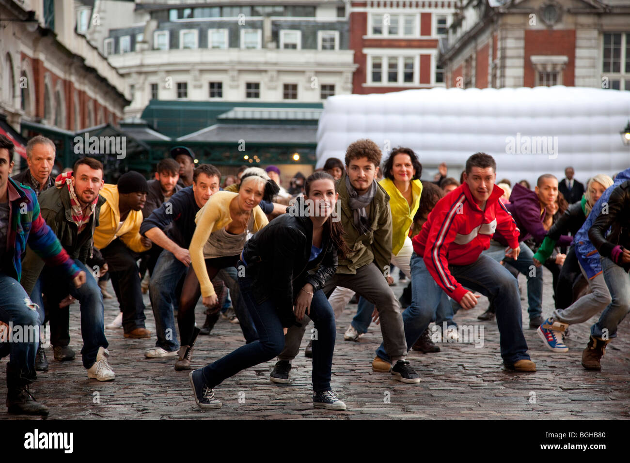 Flashmob "Flashmob" Flashmobbing "Flash-mobbing" Gruppentänze Stockfoto