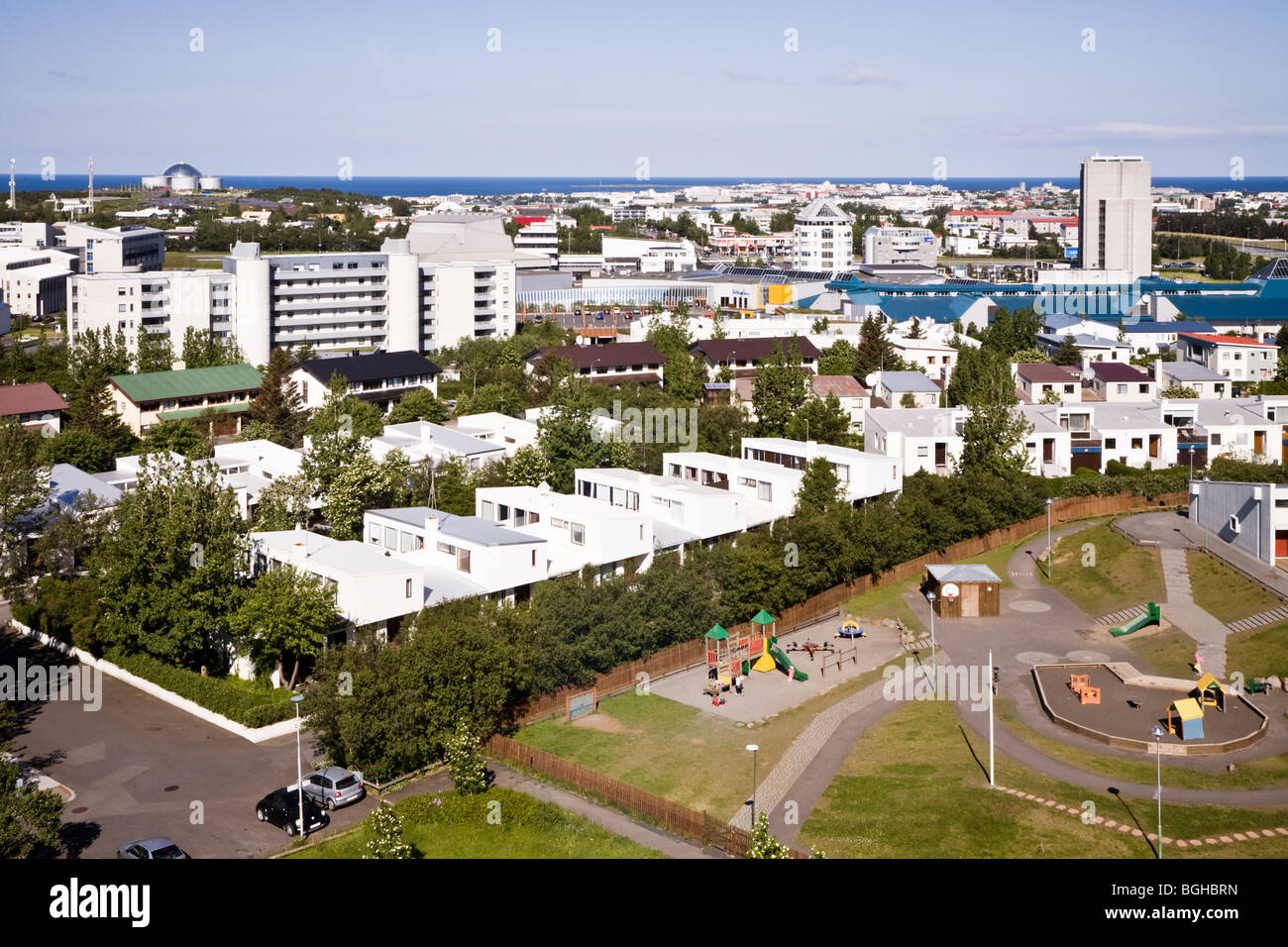 Übersicht über Reykjavik, Island. Perlan Restaurant (oben links). Stockfoto