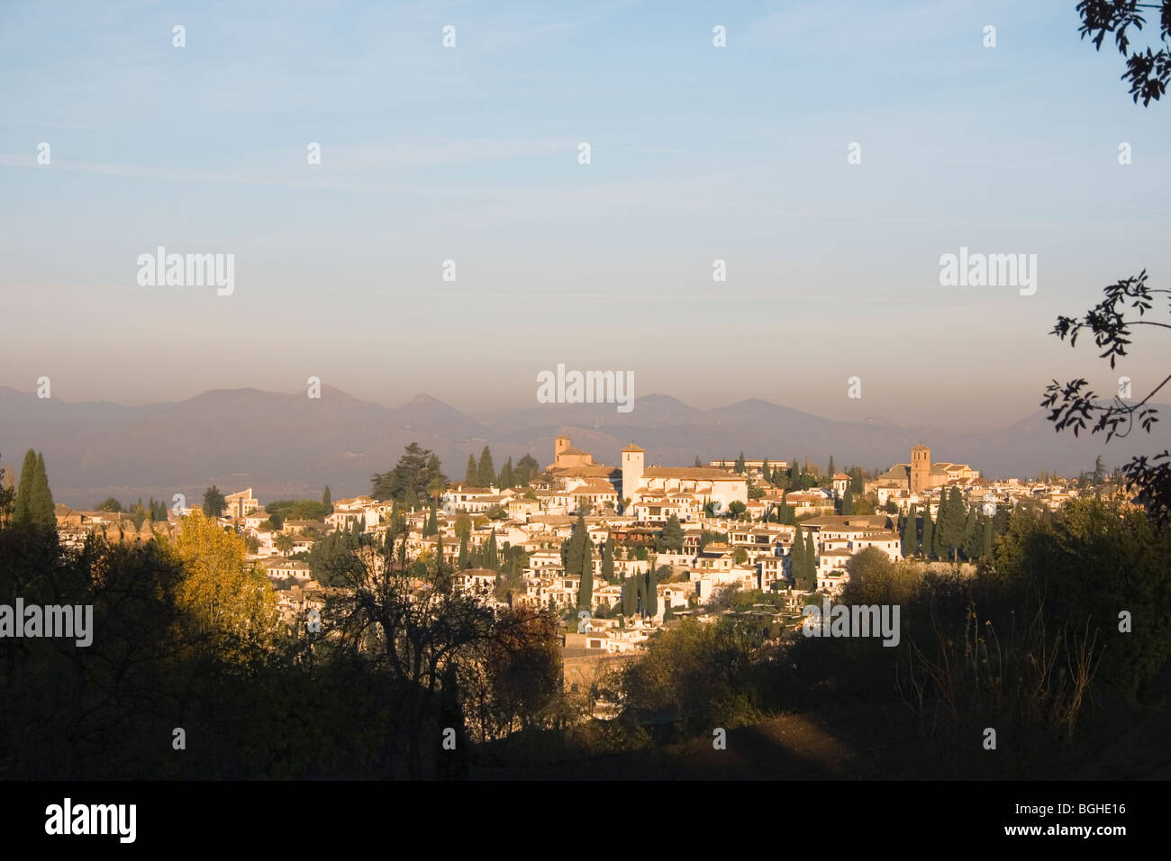Granada, Andalusien, Spanien. Blick über Granada aus der Alhambra-Palast. Stockfoto