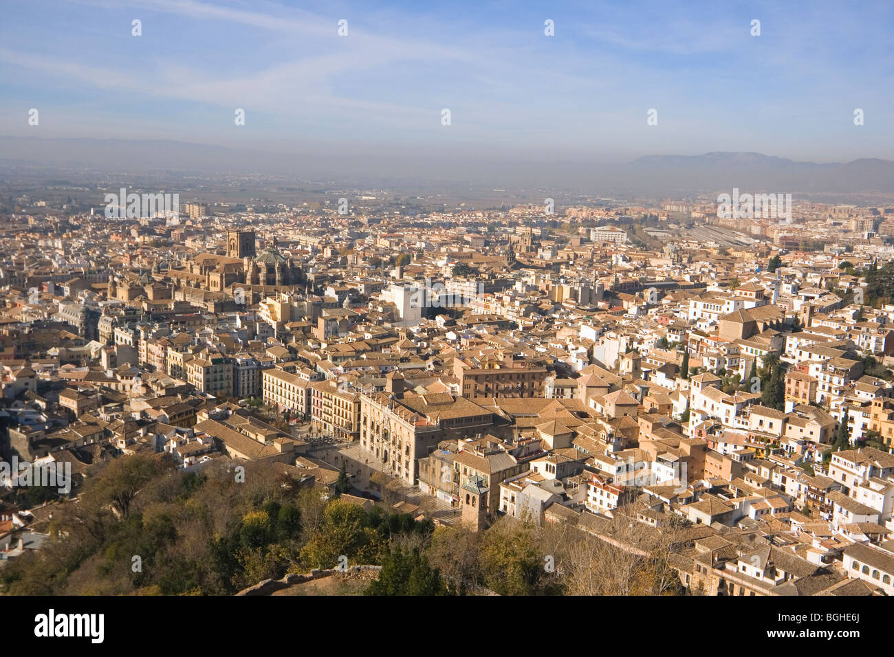 Granada, Andalusien, Spanien. Blick über Granada aus der Alhambra Ort. Stockfoto