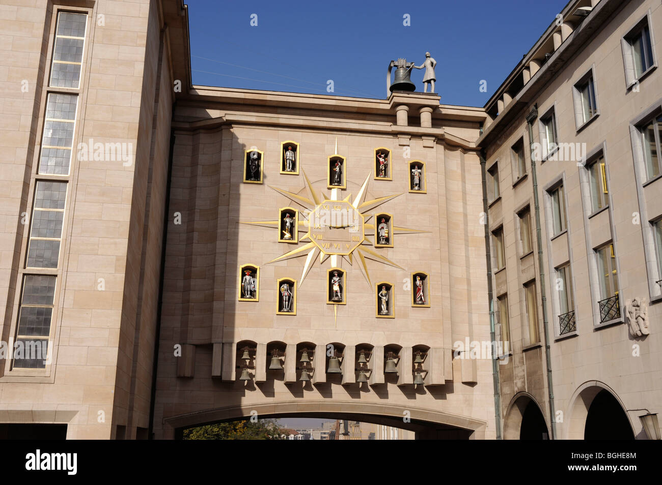 Glockenspiel mit Mont des Arts, Jacquemart Uhr, Brüssel, Belgiumium Stockfoto