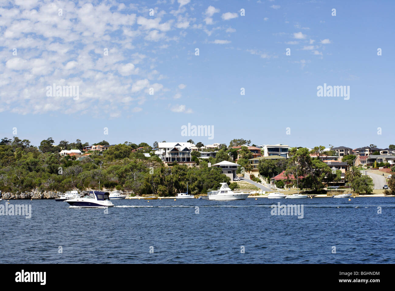 Luxus Ferienhäuser am Ufer des Swan River zwischen Perth und Fremantle in West-Australien. Stockfoto