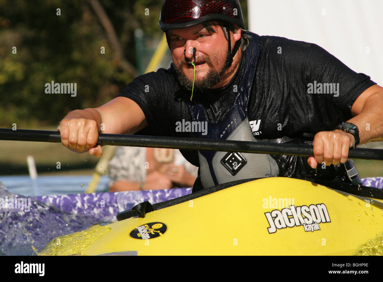 Kajak-Demonstration am Gearfest, Eastwood Metropark, Dayton, Ohio, USA. Jackson Kayak Marke. Stockfoto