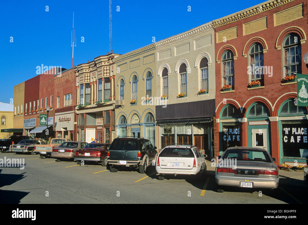 Kleinstadt speichert auf Courthouse Square in Kreisstadt Stadt von Bloomfield, Iowa, USA Stockfoto