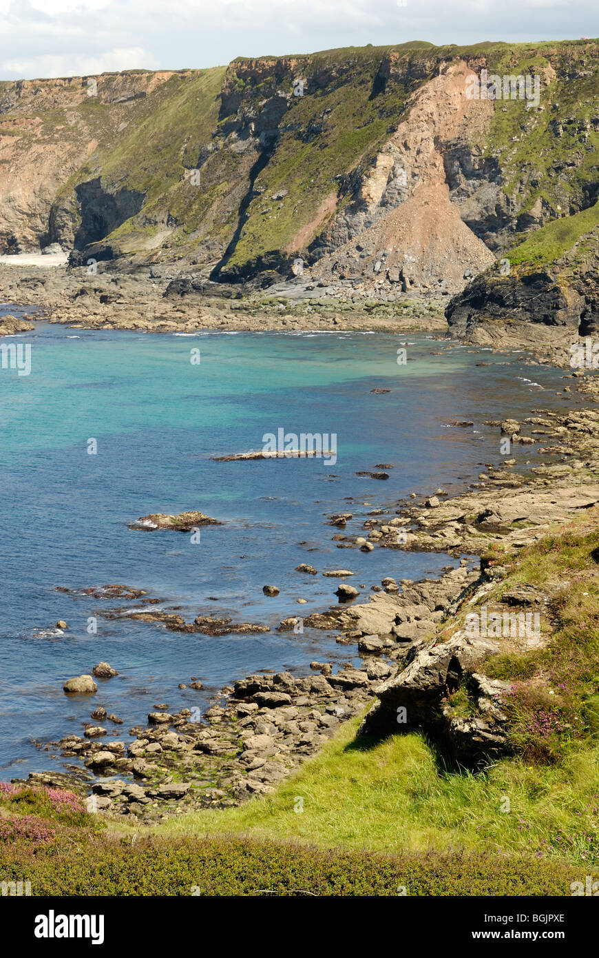 Klippen und Meer in Cornwall UK Stockfoto