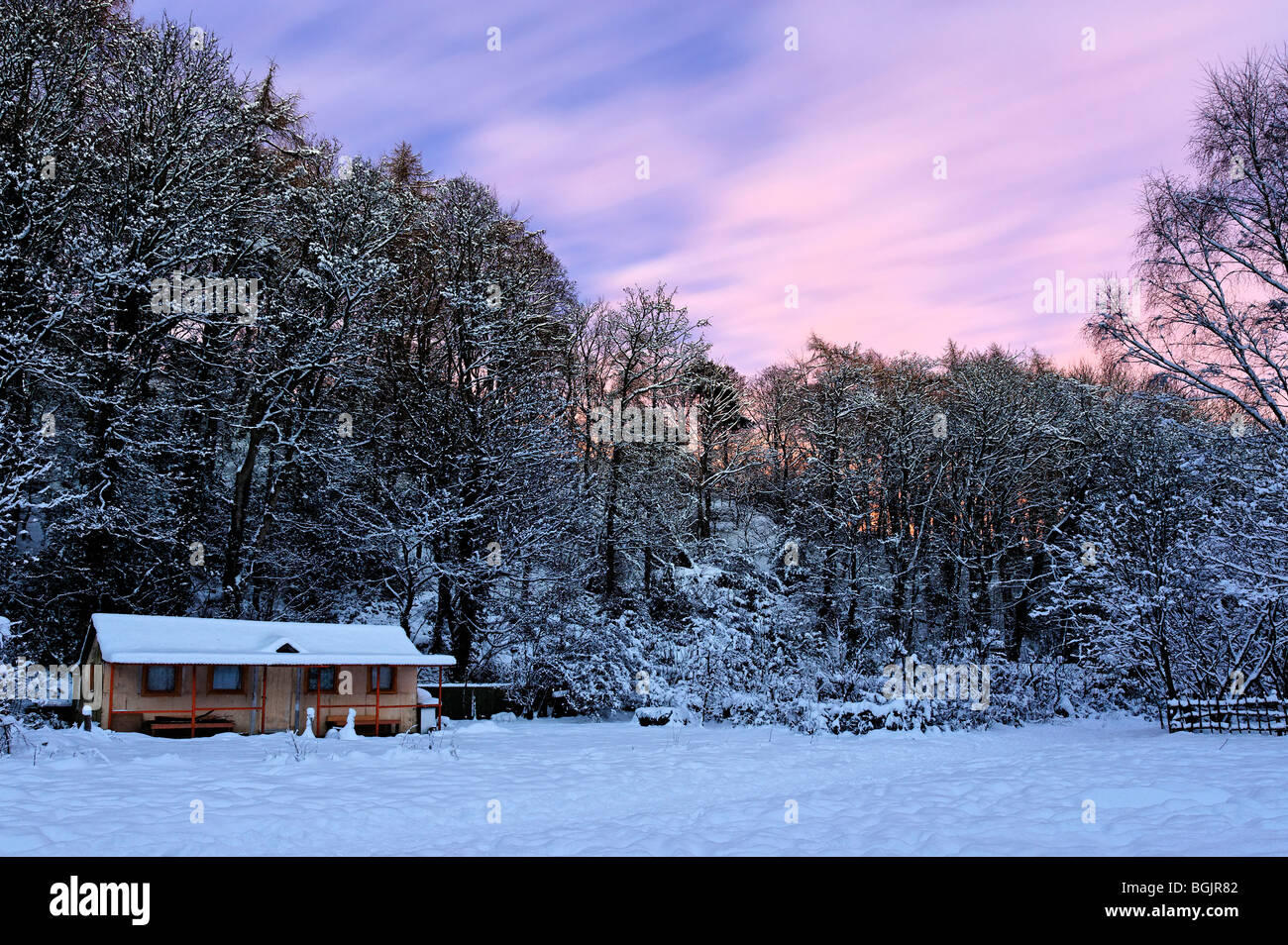Ein Winter-Blick auf ein Ferienchalet in Northumberland. Stockfoto