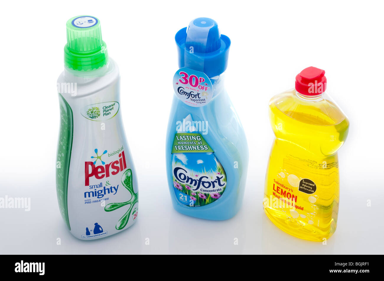Drei Kunststoff-Flaschen für Haushaltsreiniger Stockfoto
