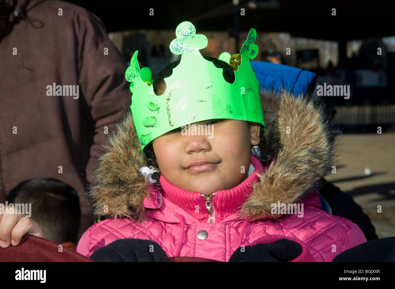 Paraders März in der jährlichen drei Könige Day Parade im Stadtteil Bushwick, Brooklyn in New York Stockfoto