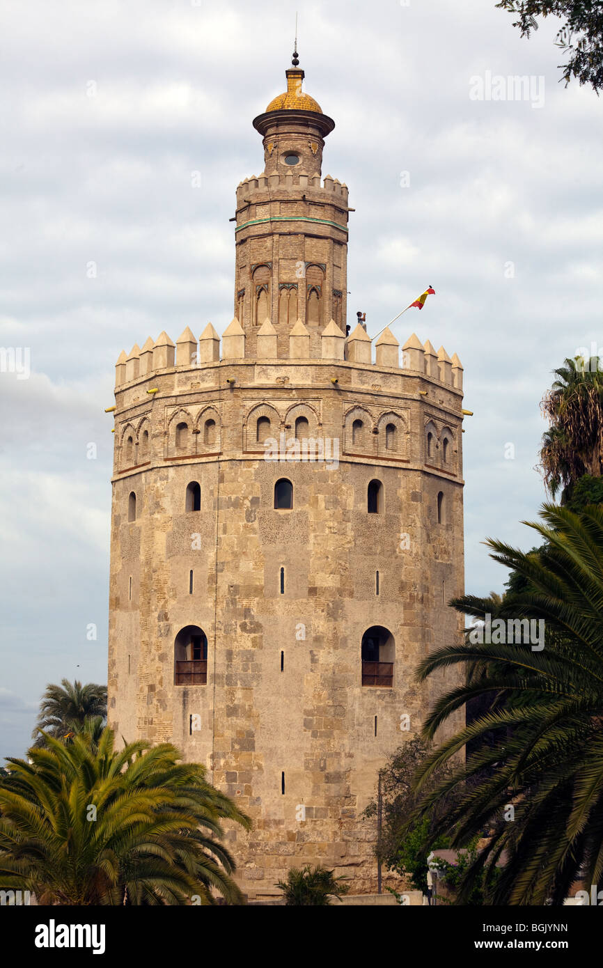 Der Torre del Oro oder Turm des Goldes, Sevilla, Andalusien, Spanien Stockfoto