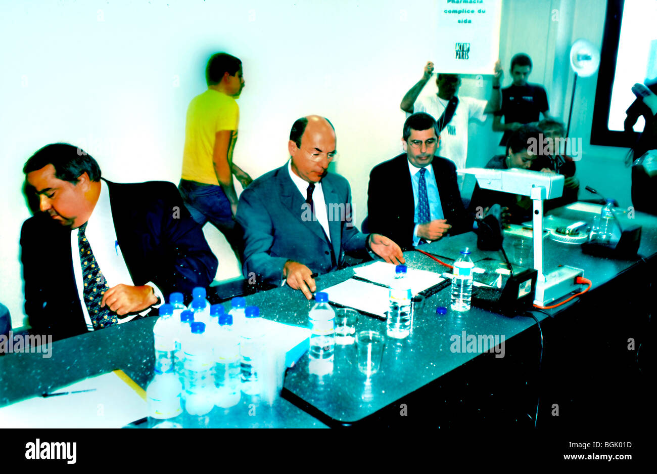 Paris, Frankreich - AIDS-Aktivisten des Gesetzes up-Paris protestieren gegen Pharmazeutische Labore, um neues AIDS-Medikament freizugeben - franzosen in hiv Aids, Big Pharma Reportage Photography Stockfoto