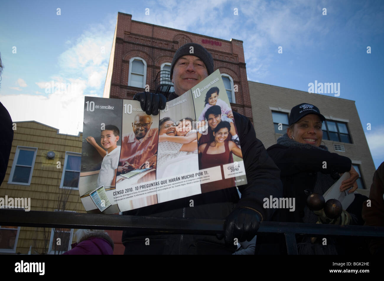 Arbeiter für das US Census Bureau bei der drei Könige Day Parade in Bushwick Nachbarschaft in Brooklyn, New York Stockfoto