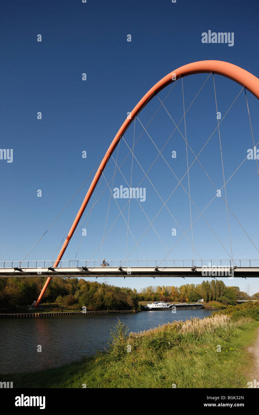 Gelsenkirchen, Dependance Zeche Nordstern, Nordsternpark, Rote Brücke (Doppelbogenbrücke Über Den Rhein-Herne-Kanal) Stockfoto