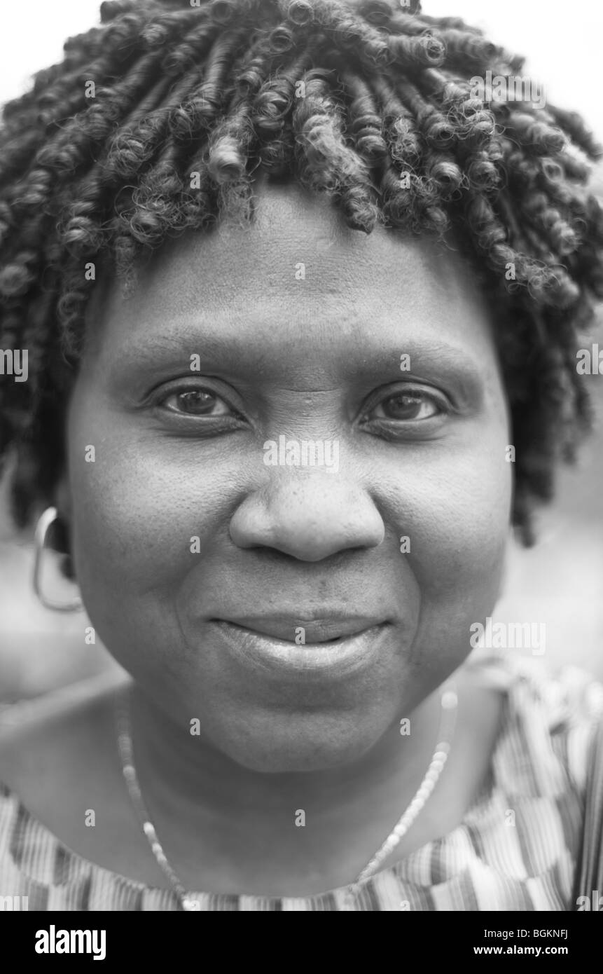 Afro-Karibische Frau fotografiert in Süd-London Vauxhall Stockfoto