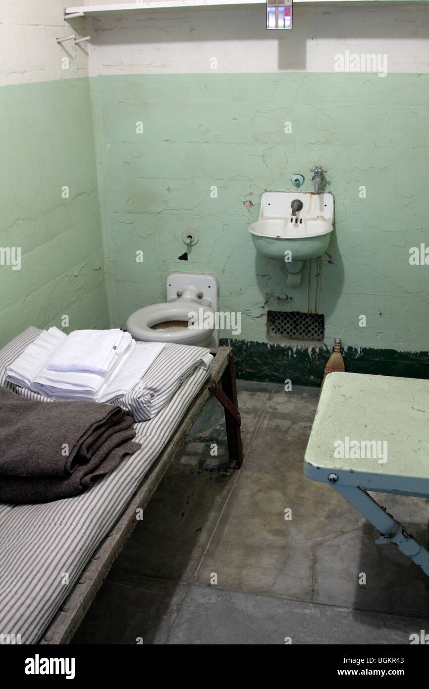Zelle in der Justizvollzugsanstalt Alcatraz in der Bucht von San Francisco Kalifornien USA Stockfoto