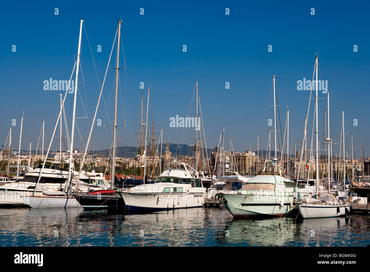 Barcelona - Port Vell - Meer - Segelboote Stockfoto