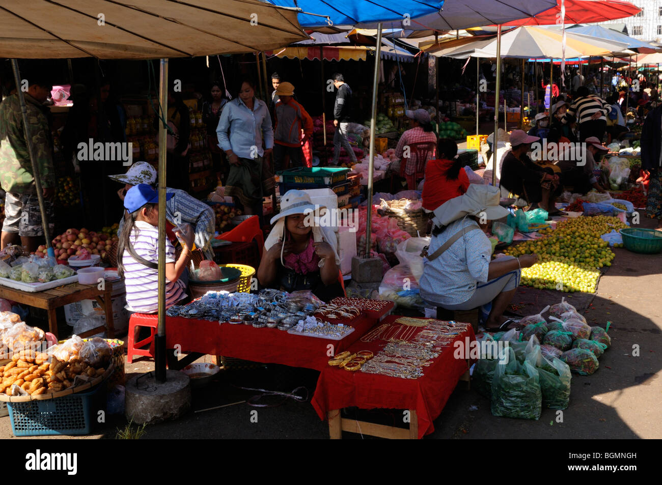Laos; Champasak Provinz; Pakse; Talat-Dao-Heuang oder neuer Markt Stockfoto