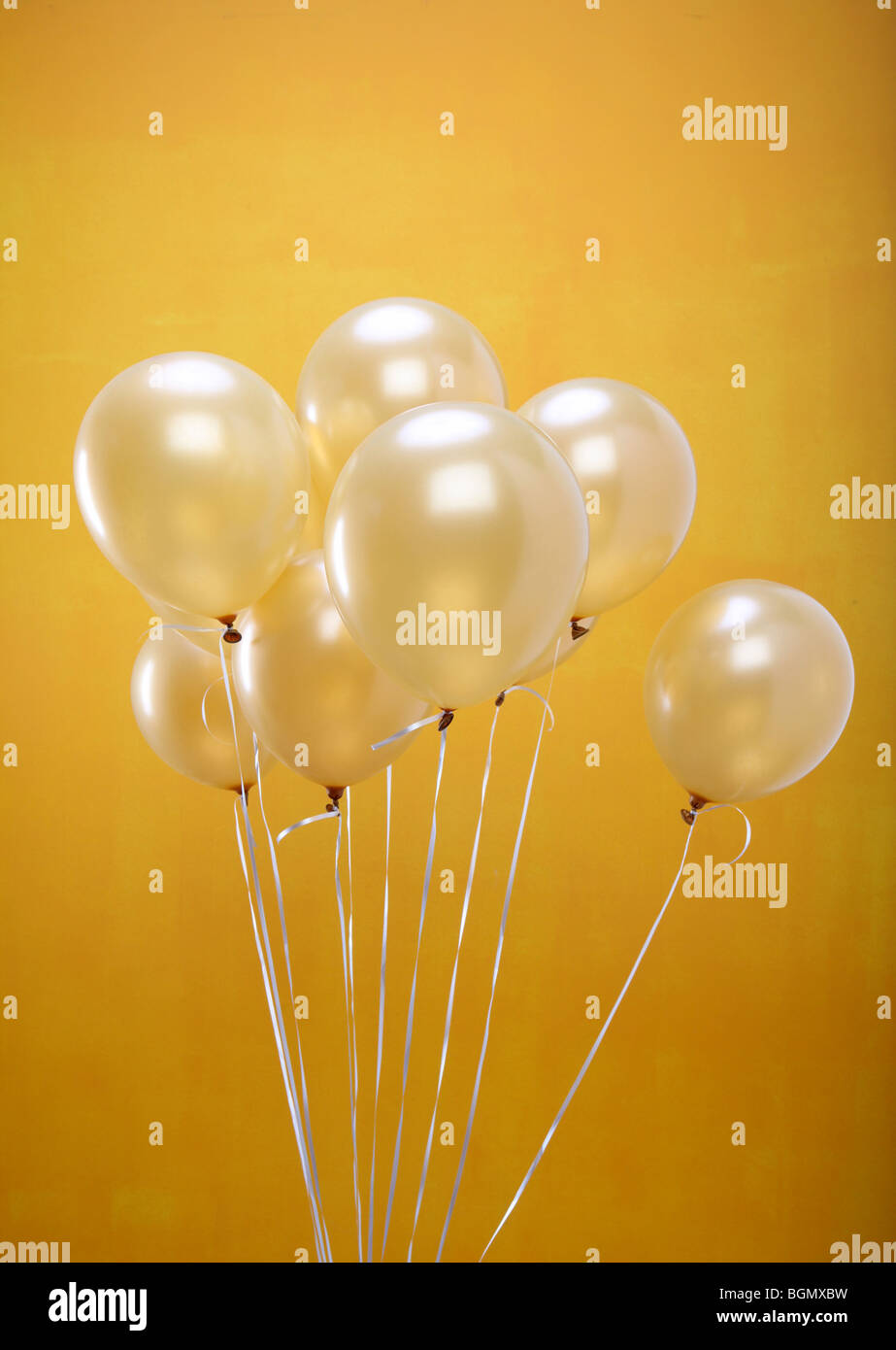 Gelb Gold Ballons Wand Stockfoto