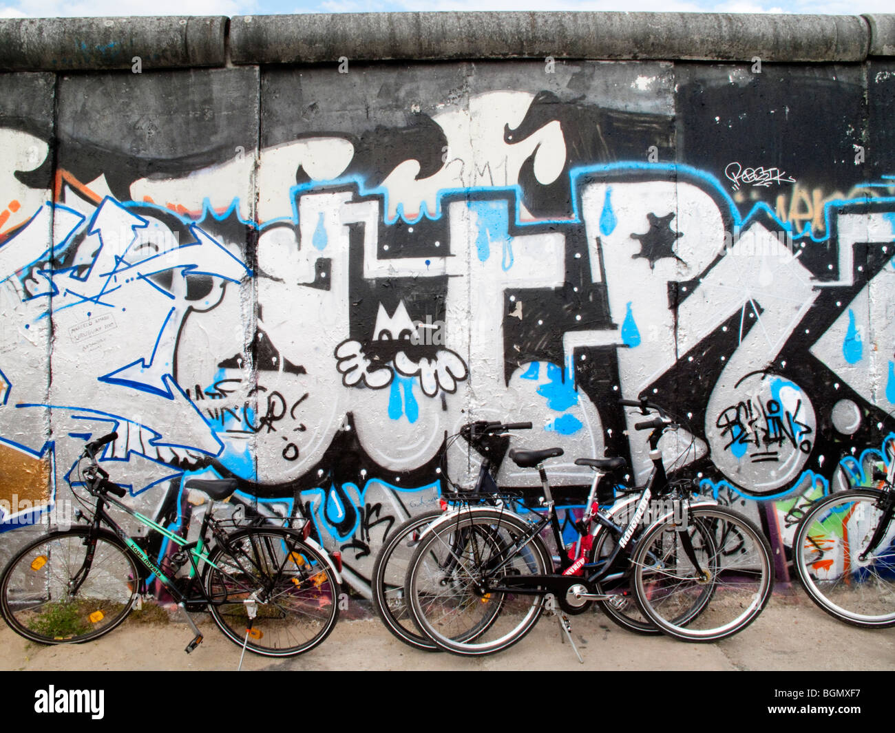 Graffiti und Wand Kunst, Berliner Mauer, Bernauer Straße, Berlin, Deutschland Stockfoto