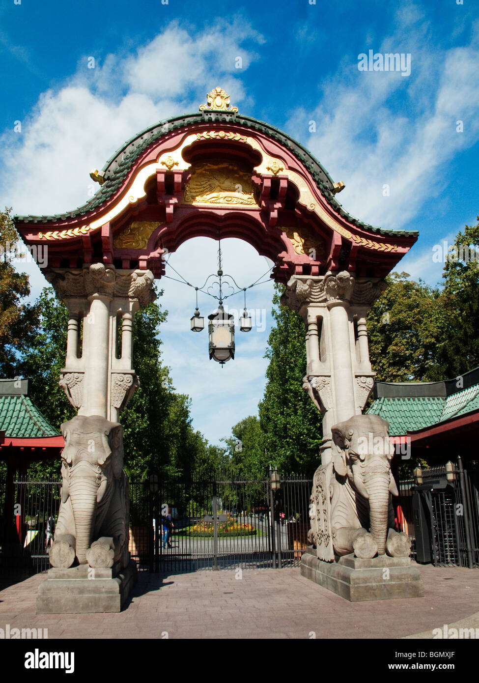 Der Eingang zum Berliner Zoo-The Elefantentor Stockfoto