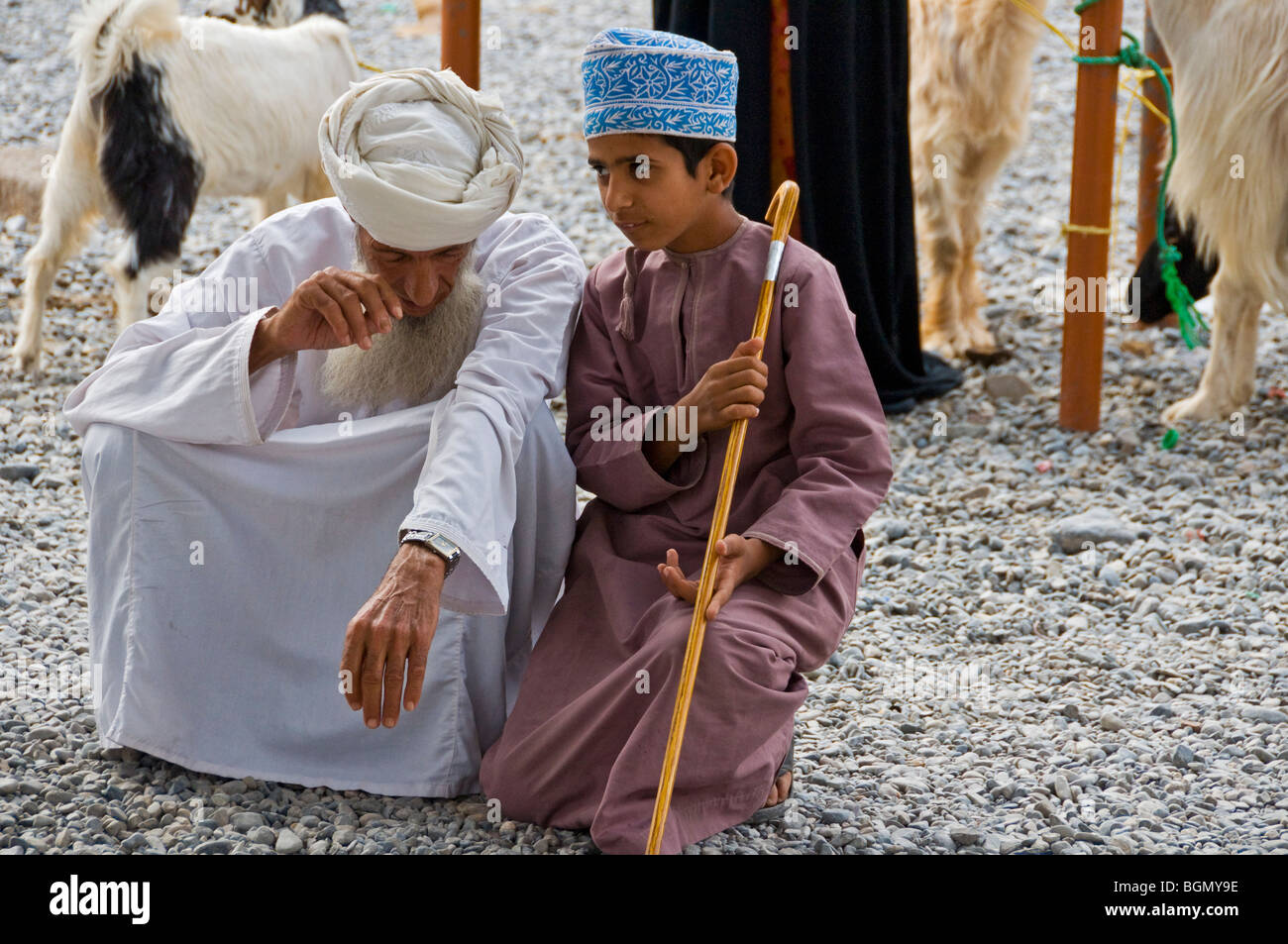 Mann und Kind Ziege Markt Nizwa Oman Stockfoto