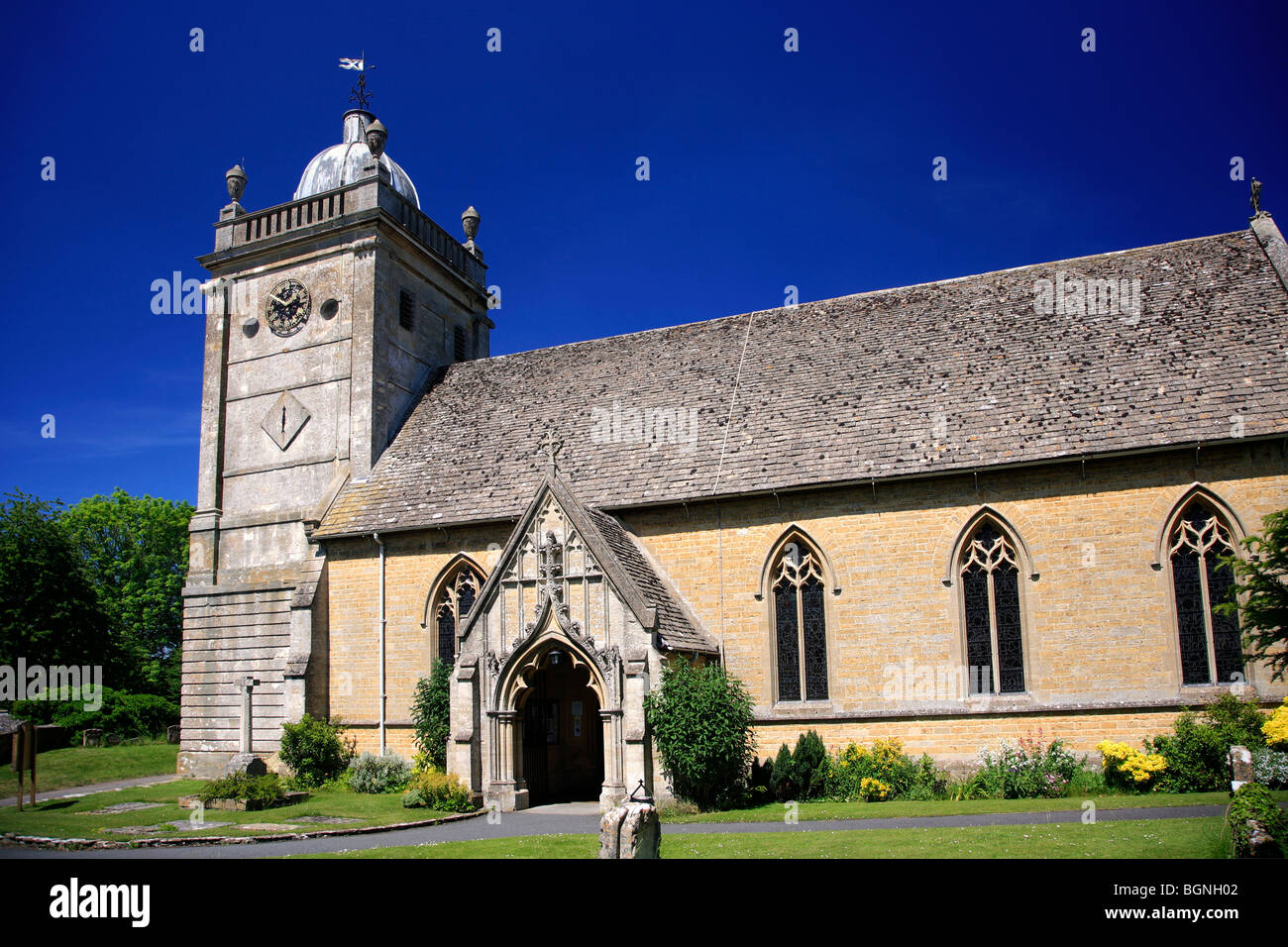 St Lawrence Pfarrei Kirche Bourton auf die Wasserstadt Gloucestershire Cotswolds UK Stockfoto