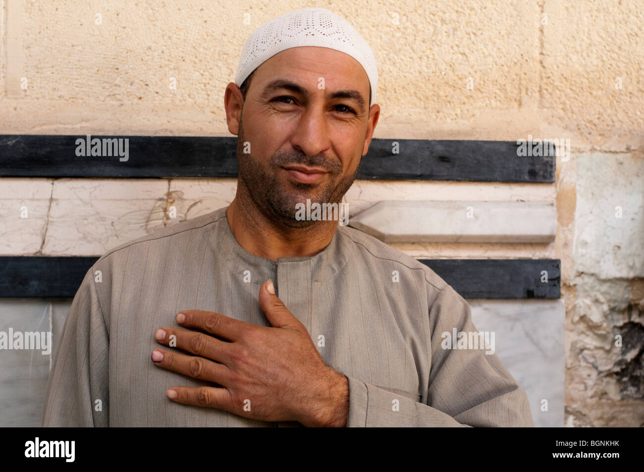 Ägyptische moslemische Männer in einer Moschee in Alexandria, Ägypten Stockfoto