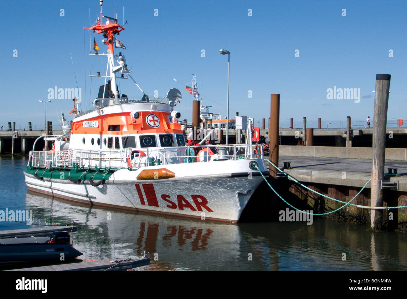SAR-Schiff am Pier auf der Insel Sylt in Norddeutschland Stockfoto