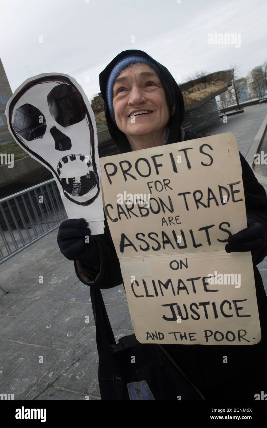 Umwelt-Aktivisten protestieren die Carbon Trading Gipfel in Lower Manhattan in New York Stockfoto