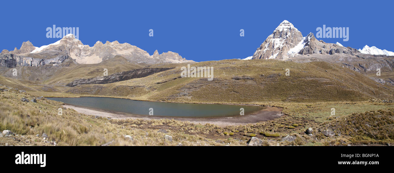 Panorama: Cordillera Huayhuash - Nevada Jurau und Trapecio, Peru, Südamerika Stockfoto