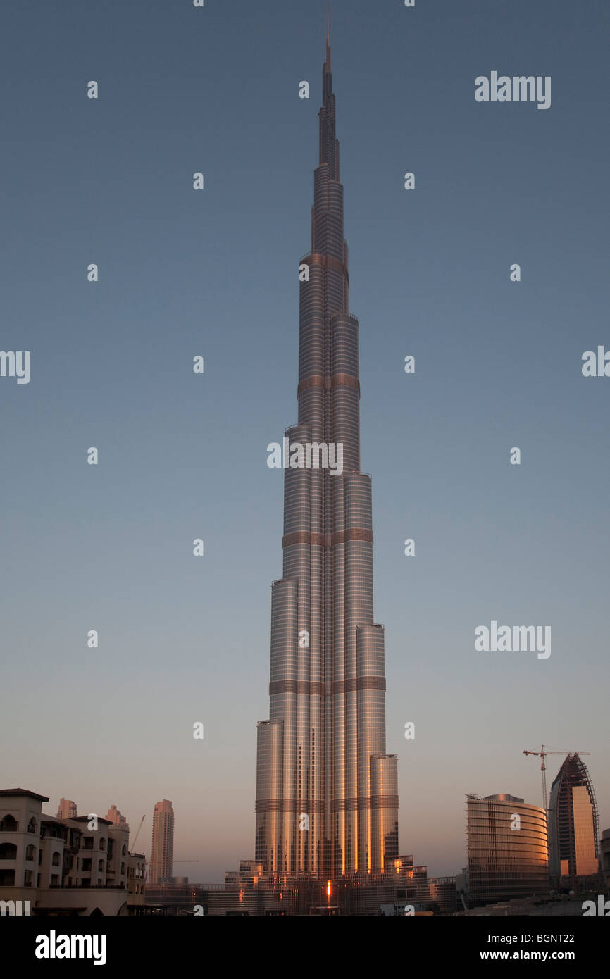 Morgendämmerung auf den Burj Khalifa (Burj Dubai) Turm Stockfoto