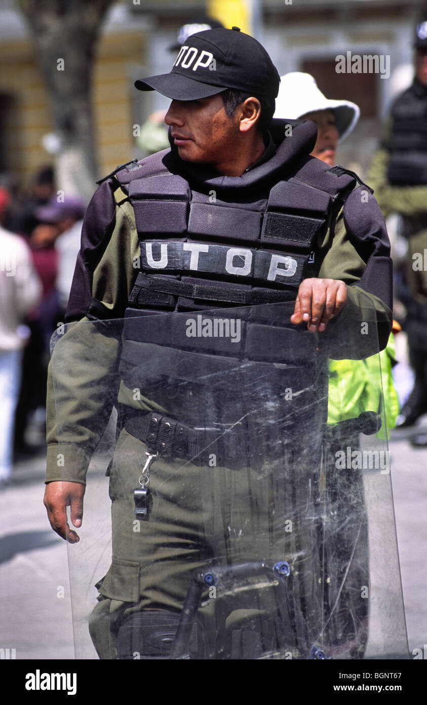 Bereitschaftspolizei bei Protest Präsidentenpalast, in der Nähe von 2006. Murillo Square, La Paz, Bolivien. Stockfoto